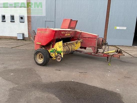 Empacadora gigant - New Holland - super hayliner a286 kleine pakkenpers