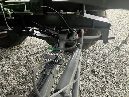 Empacadora gigant - Claas - quadrant 4200 rc