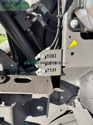 Empacadora gigant - Claas - variant 585 rc