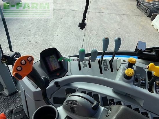 Tractor agrícola - New Holland - t7.200 tractor (st27355)
