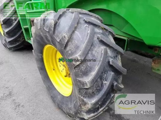 Cosechadora de Cereal - John Deere - 7400
