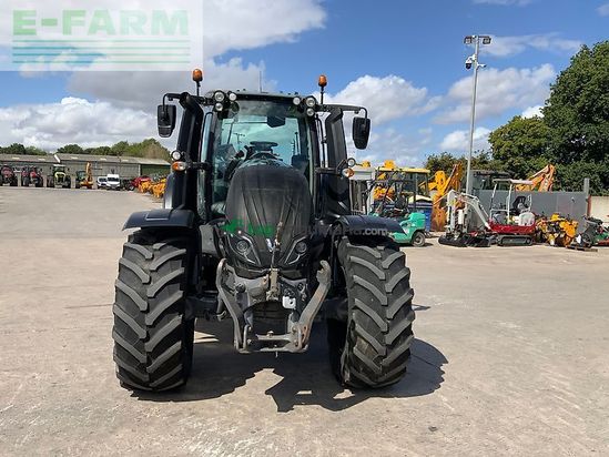 Tractor agrícola - Valtra - t214 versu unlimited tractor (st27245)