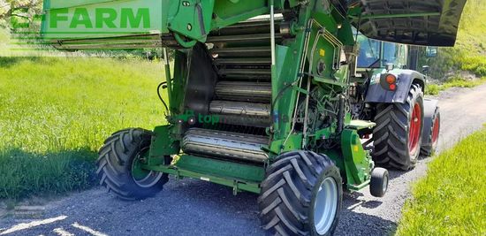 Empacadora gigant - Krone - comprima f .125 xc