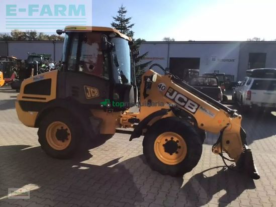 Minicargadora - JCB - tm220