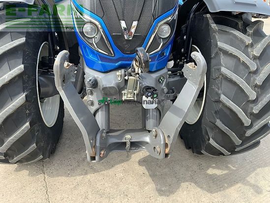 Tractor agrícola - Valtra - t194 versu tractor (st26215)