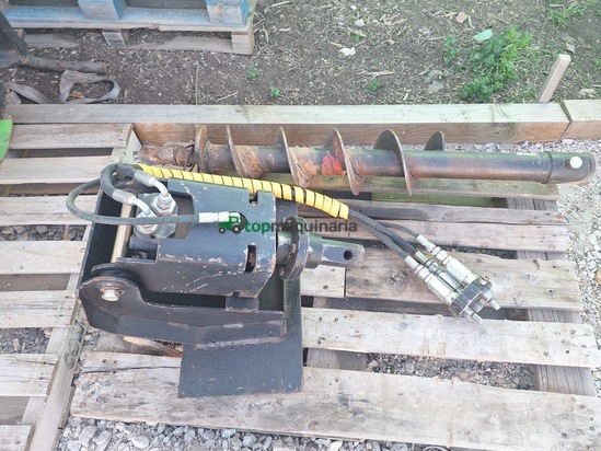 MINICARGADORA  AVANT 420 + APEROS