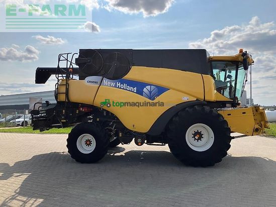 Cosechadora de Cereal - New Holland - cr9090 + v900
