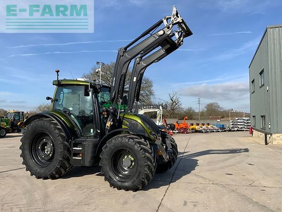 Tractor agrícola - Valtra - n175 unlimited versu tractor (st25430)