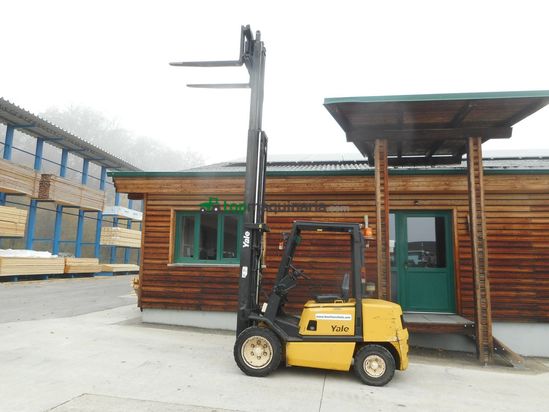 Elevadora - Yale - gdp30tf triplex + ss + 4. kreis + halbkabine