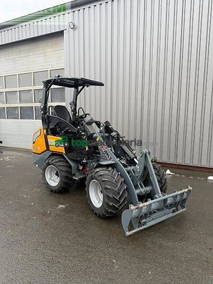 Minicargadora - Giant - g2200e x-tra