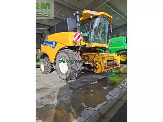 Cosechadora de Cereal - New Holland - cr9080