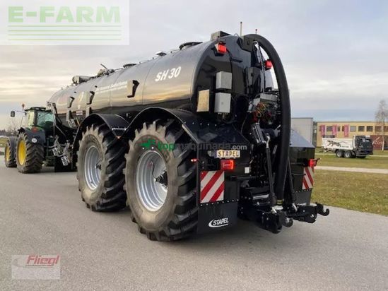 Equipamiento / accesorio - Stapel - schwanenhalsfass xerion 30000l