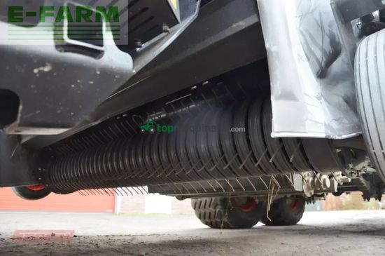 Empacadora gigant - Claas - quadrant 5300 evolution fc tan