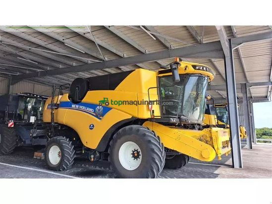 Cosechadora de Cereal - New Holland - cx8-70