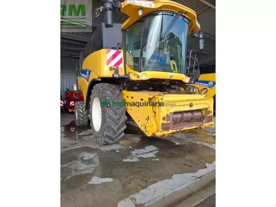 Cosechadora de Cereal - New Holland - cr9070
