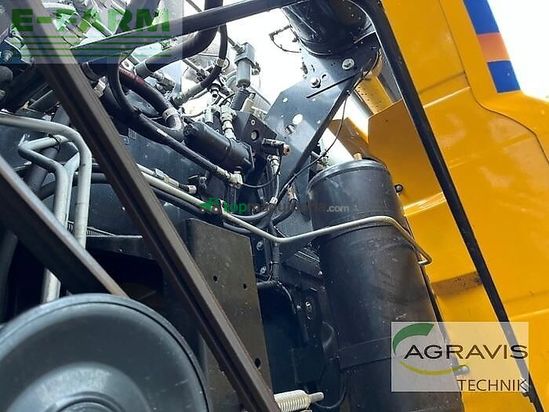 Cosechadora de Cereal - New Holland - cx 8.80 raupe