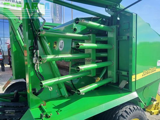 Empacadora gigant - John Deere - 678