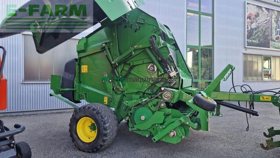 Empacadora gigant - John Deere - v451m