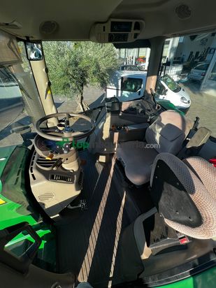 Tractor agrícola - John Deere  6210R