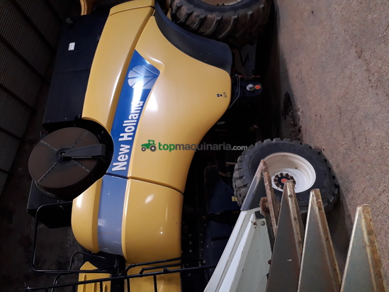 Cosechadora de Cereal - New Holland - CX740 