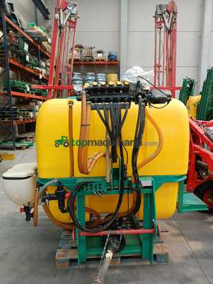 Pulverizador suspendido BENAVIDES - TITAN 1200 L