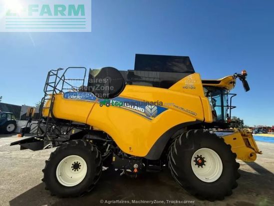 Cosechadora de Cereal - New Holland - cr 8.90