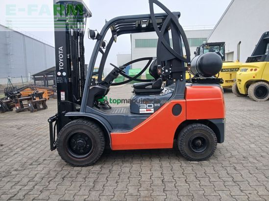 Elevadora - Toyota - 02-8fgf30