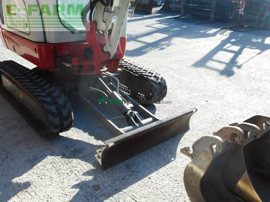 Excavadora - Takeuchi - tb 225 ( 2.400kg ) mit hydr. verstellfahrwerk