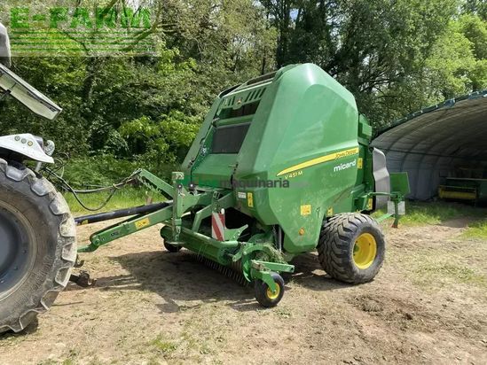 Empacadora gigant - John Deere - v 451 m maxicut 13 couteaux