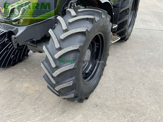 Tractor agrícola - Valtra - g135 active tractor (st26596)