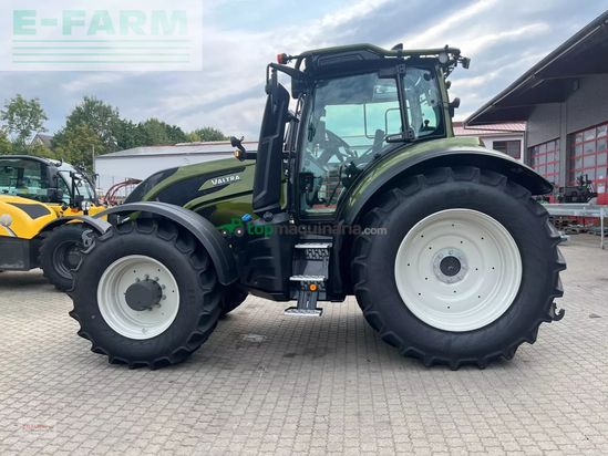 Tractor agrícola - Valtra - t215 d mit rüfa und fk