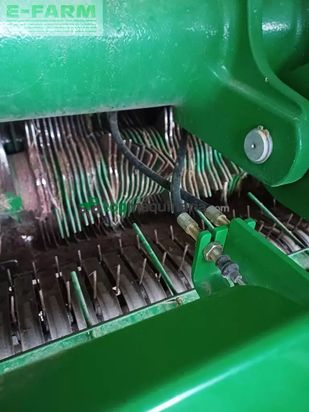 Empacadora gigant - John Deere - v 461 rc 25 filet