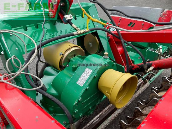 Grada rotativa - Regent - Orbit- M 3000 und Vitasem 300 Drillmaschine