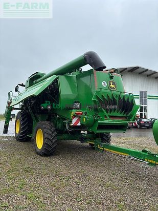 Cosechadora de Cereal - John Deere - t560