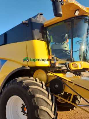 Cosechadora de Cereal - New Holland - CX8060