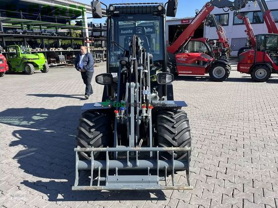 Telescopica - Giant - 2700 hd+ mit kabine euro & heckhydraulik kat 2