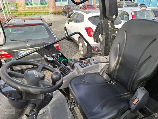 Minicargadora - JCB - 403 plus mit klappdach