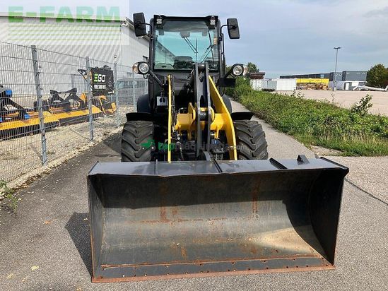 Minicargadora - New Holland - w 70 c