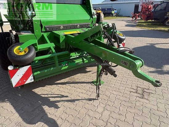 Empacadora gigant - John Deere - v 451 m
