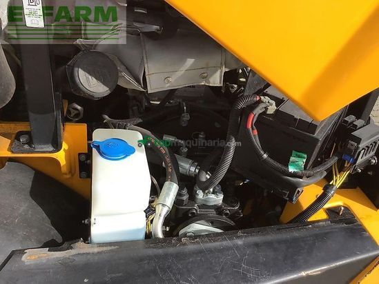 Minicargadora - JCB - tm220