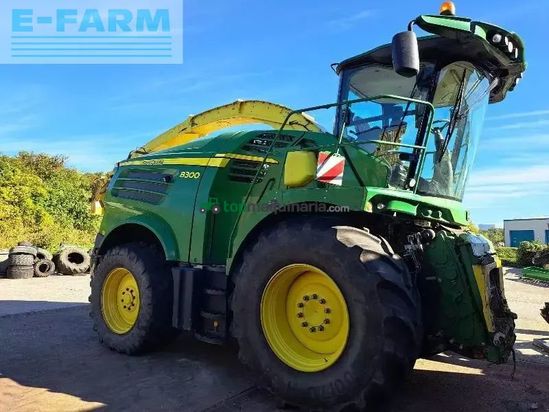 Cosechadora de Cereal - John Deere - 8300