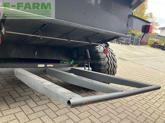 Empacadora gigant - Claas - variant 385