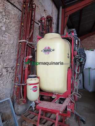 Pulverizador suspendido marca HARDI