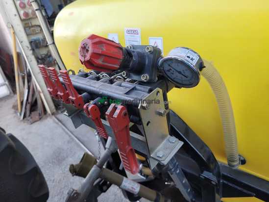 Pulverizador suspendido Gaysa 1200 litros 