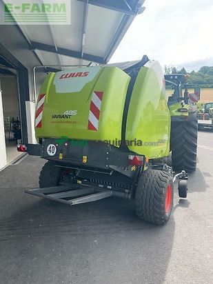 Empacadora gigant - Claas - variant 485 rc aus 1 hand