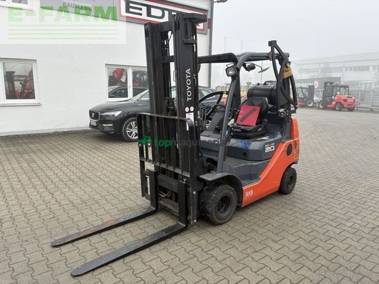 Elevadora - Toyota - 02-8fgkf20