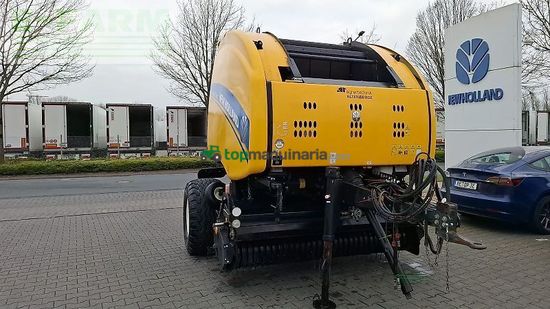 Empacadora gigant - New Holland - rb 180