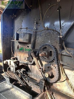 Empacadora gigant - New Holland - br 6090 / roll-bar 125