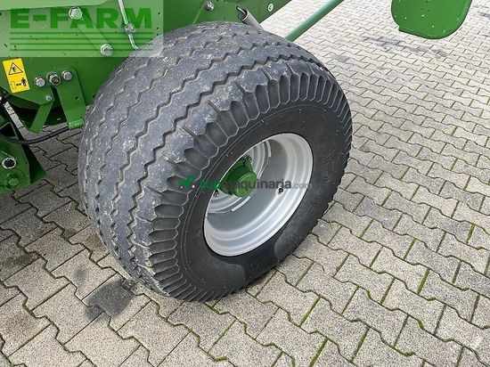 Empacadora gigant - Krone - comprima v 150 xc xtreme