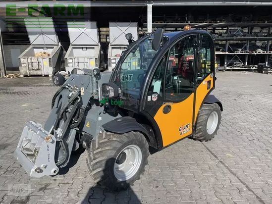 Telescopica - Giant - tendo 5048 mit weidemann aufnahme